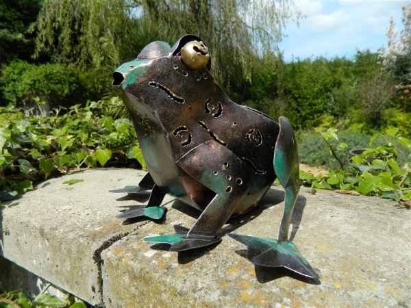 Metal Standing Animal Tealight Holder - Frog VDG